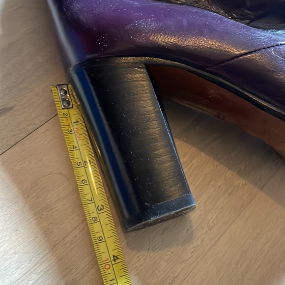Gorgeous purple heeled boots, color is like a rich eggplant, 3 1/2 “ heels - Picture 5 of 6